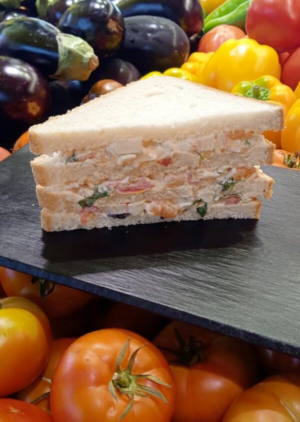 Sandwich de cangrejo y salmón